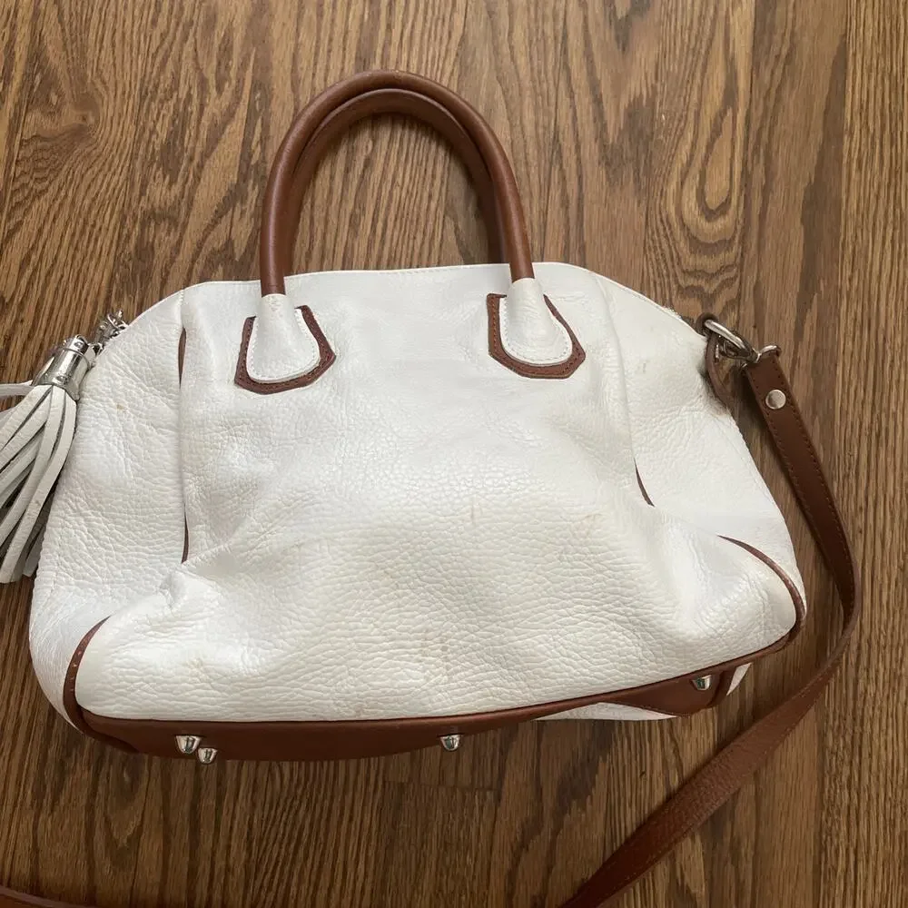I Medici Firenze Pebbled Leather Purse Crossbody Handled White Brown Tassels